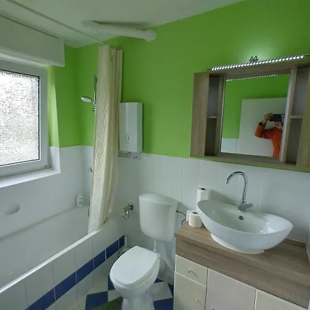 Apartment Quiet Rustic 70qm South Full Furniture Near Ubahn Bus Duisburg