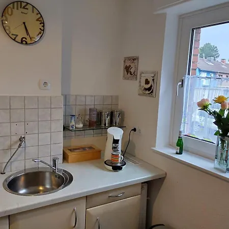 Apartment Quiet Rustic 70qm South Full Furniture Near Ubahn Bus Duisburg