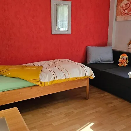 Apartment Mali Sued Voll Moebliert Urig Near Autobahn Ubahn Duisburg