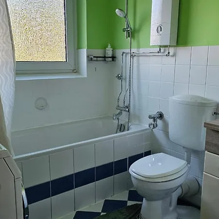 Mali Sued Voll Moebliert Urig Near Autobahn Ubahn Apartment